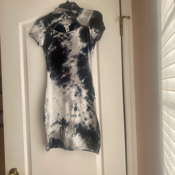 Hearts Collective Tie Dye Hooded T-shirt Dress - Picture 1 of 5